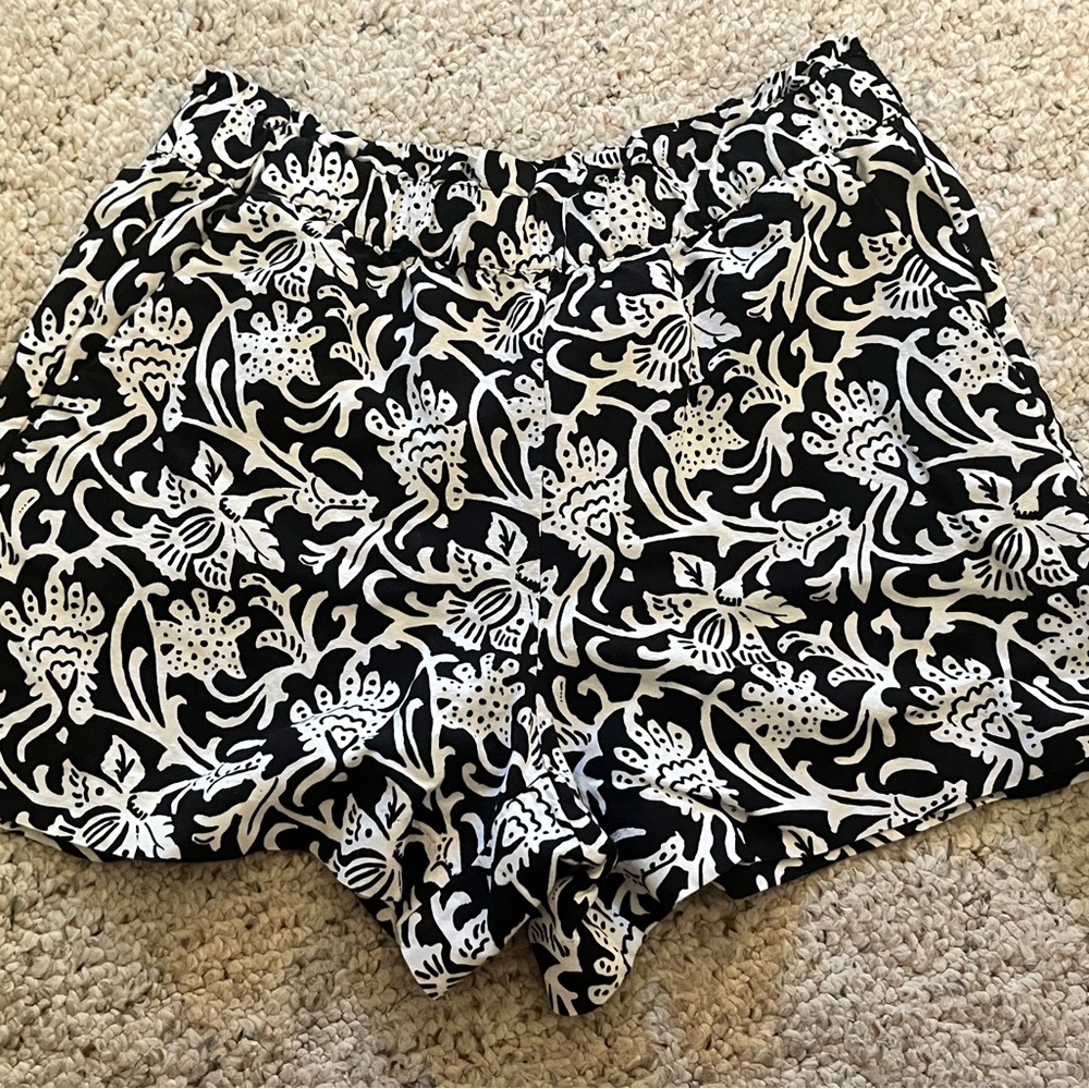 Loft shorts size M